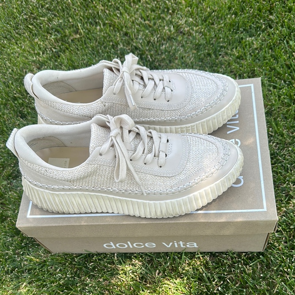 Dolce Vita Cream Sneakers with Minimalist Design - Picture 1 of 4
